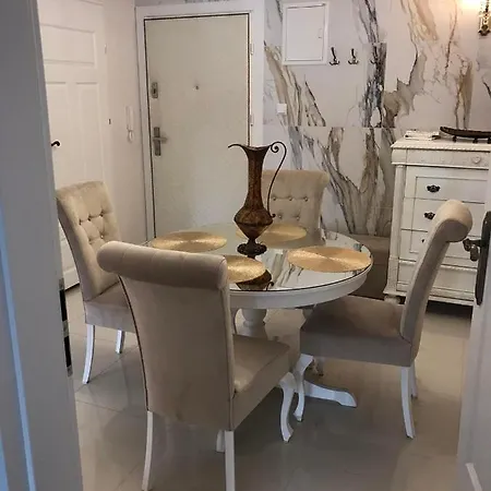 Apartment Parys Gold Malbork